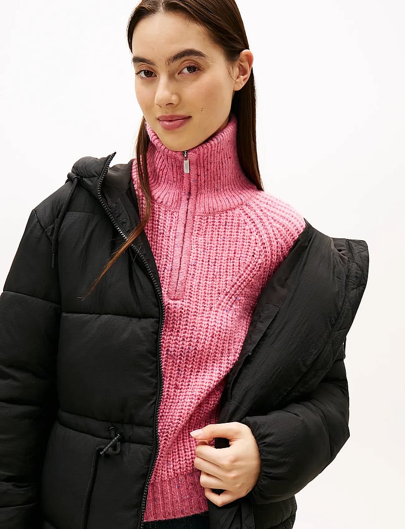 Tommy Jeans - TJW HOODED MIDI PUFFER JACKET - sulejoped ja voodriga joped - black - 4