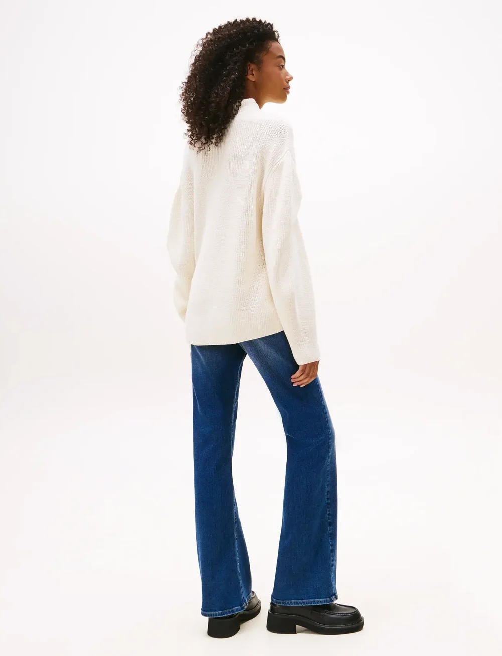 Tommy Jeans - TJW MOCKNECK BADGE SWEATER - stickade tröjor - ancient white - 4