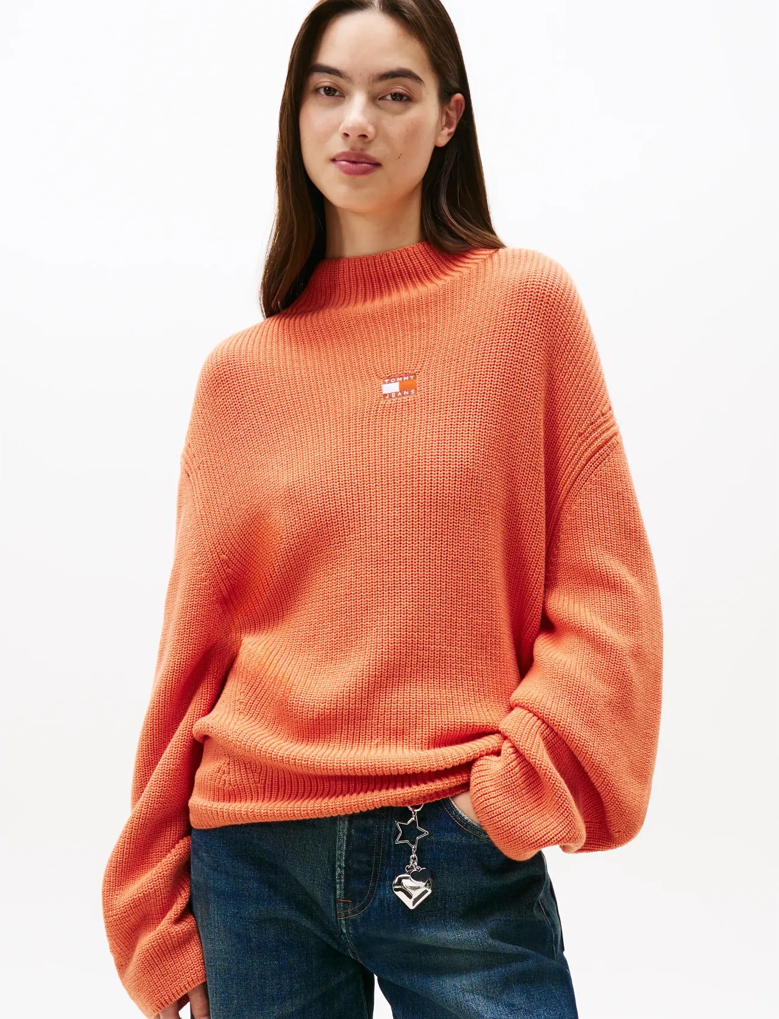 Tommy Jeans TJW MOCKNECK BADGE SWEATER - Kleidung - RUSTIC CORAL / orange