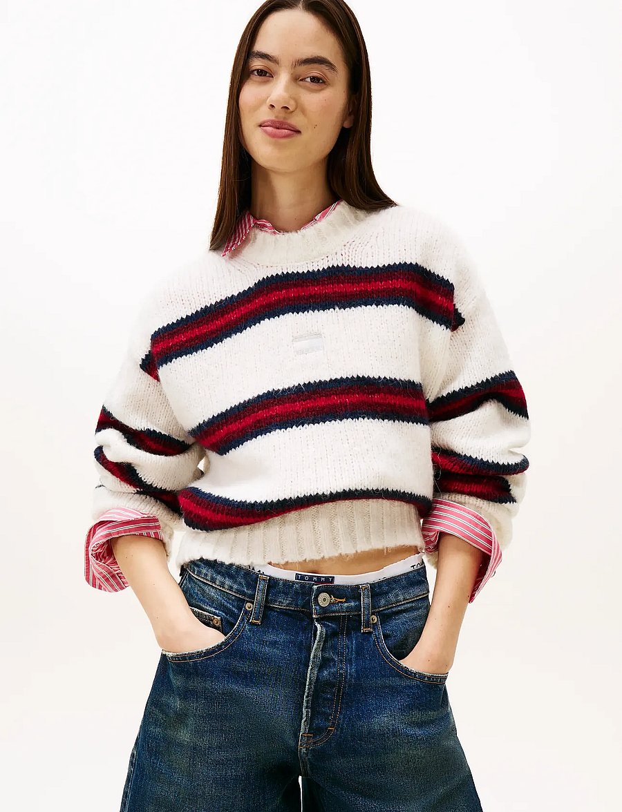 Tommy Jeans - TJW BADGE STRIPE FLUFFY SWEATER - striktrøjer - ancient white / stripe - 0