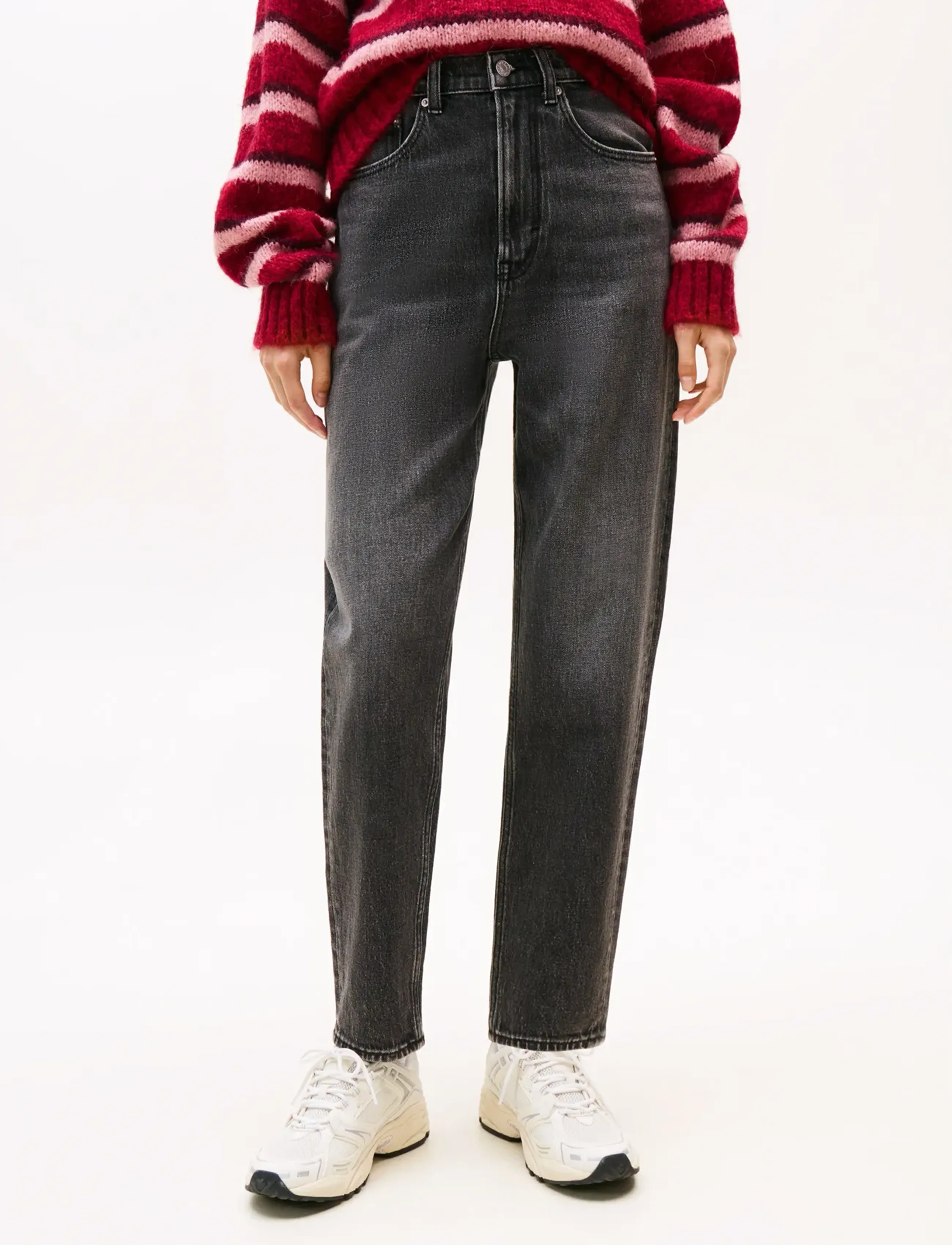 Tommy Jeans - MOM JEAN UH TPR BI0187 - tapered-lõikega teksad - denim black - 4