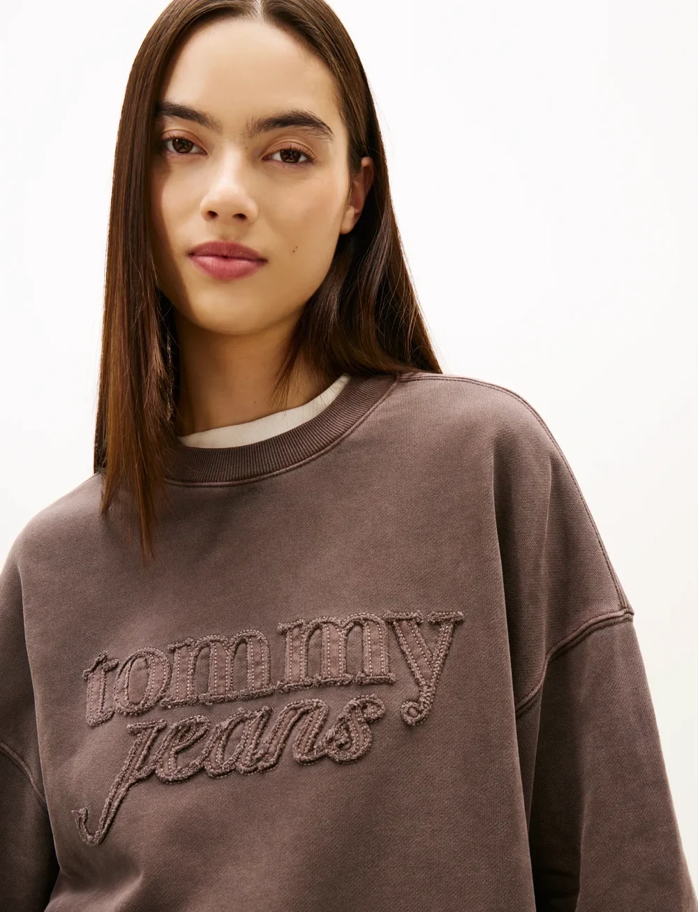 Tommy Jeans - TJW BXY GMD SCRIPT CREW - vardagsstil - black walnut - 4