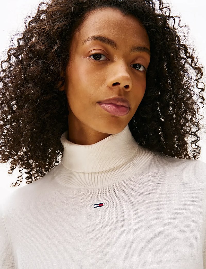 Tommy Jeans - TJW ESS TURTLENECK SWEATER DRESS - konfirmation - ancient white - 2