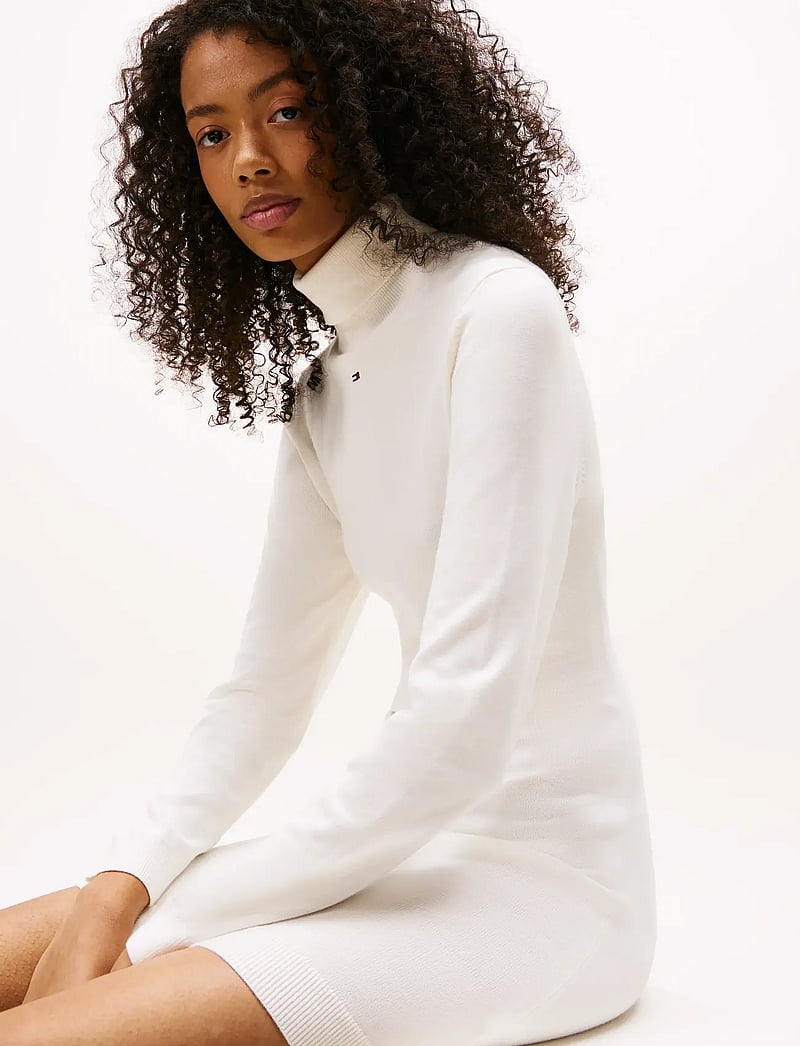 Tommy Jeans - TJW ESS TURTLENECK SWEATER DRESS - konfirmation - ancient white - 3