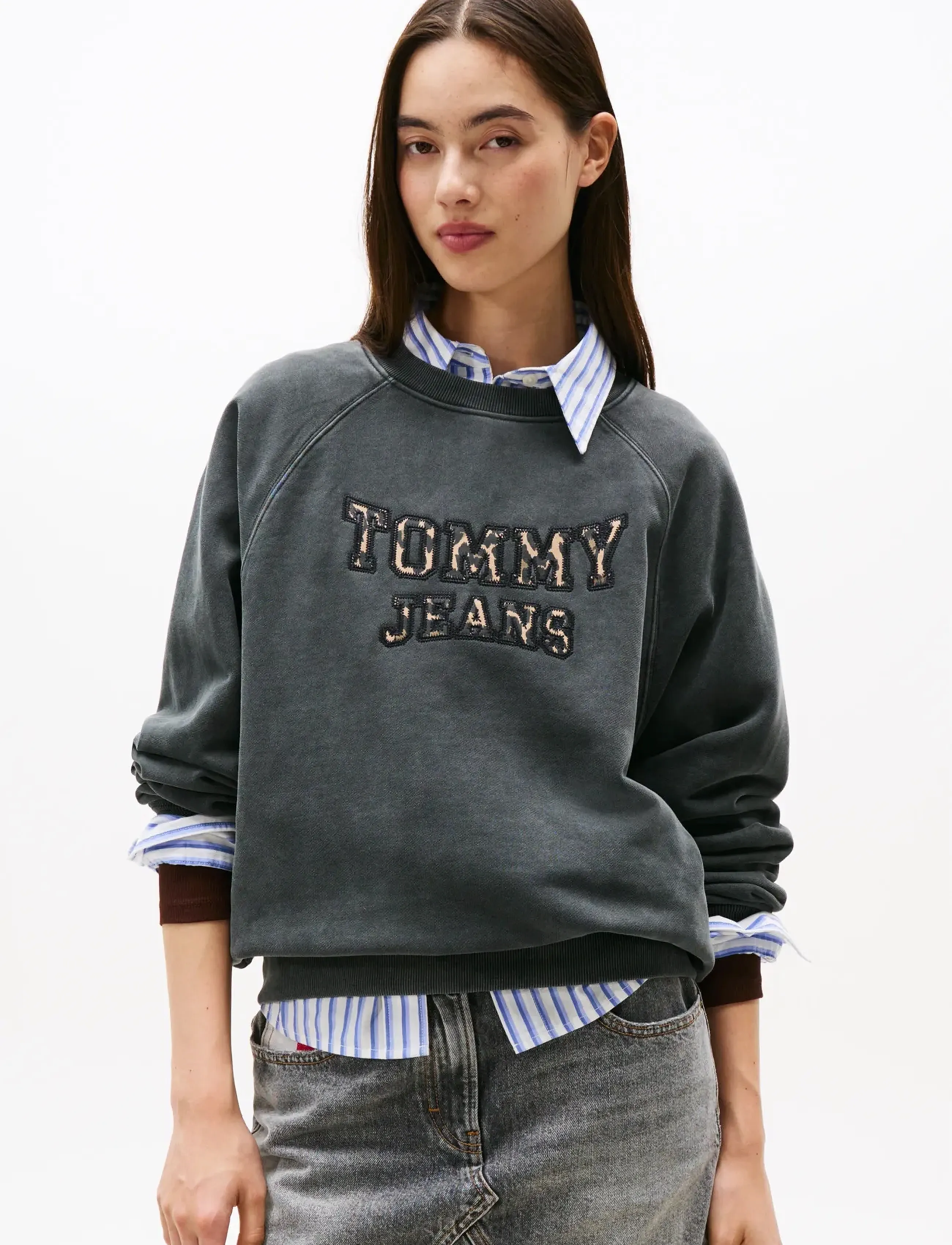 Tommy Jeans Tjw Bxy Leopard Varsity Crew, Kvinder, Leopard Varsity Rundhals Sweatshirt, Grå, Str: S