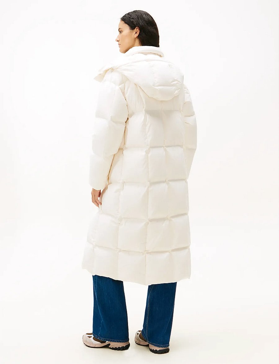 Tommy Jeans - TJW ALASKA GRID DWN MXI COAT EXT - winterjacken - ancient white - 3
