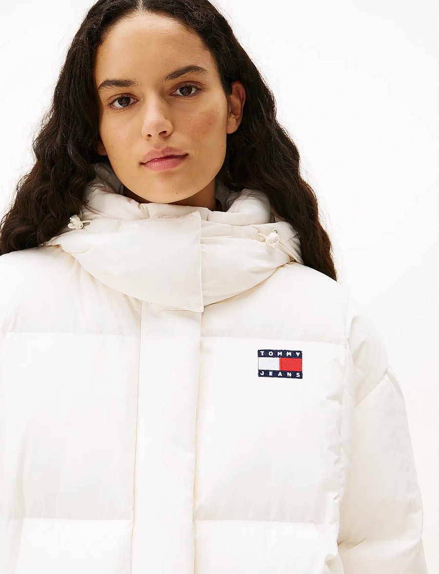 Tommy Jeans - TJW ALASKA GRID DWN MXI COAT EXT - winterjacken - ancient white - 4