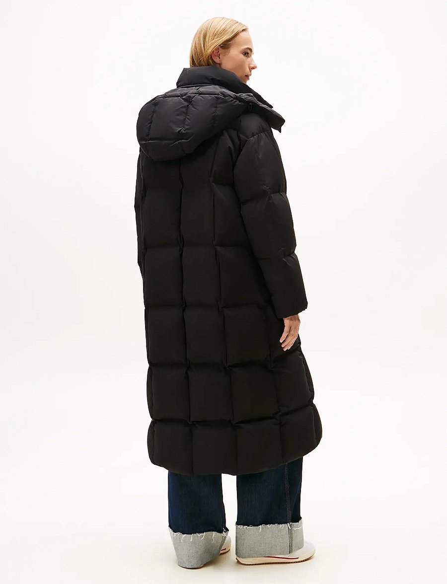 Tommy Jeans - TJW ALASKA GRID DWN MXI COAT EXT - vinterjackor - black - 4