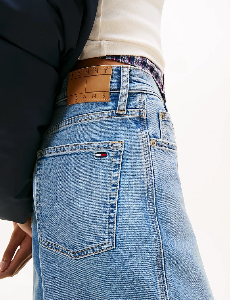 Tommy Jeans - CLAIRE HR WD EI5113 - laia säärega teksad - denim medium - 4