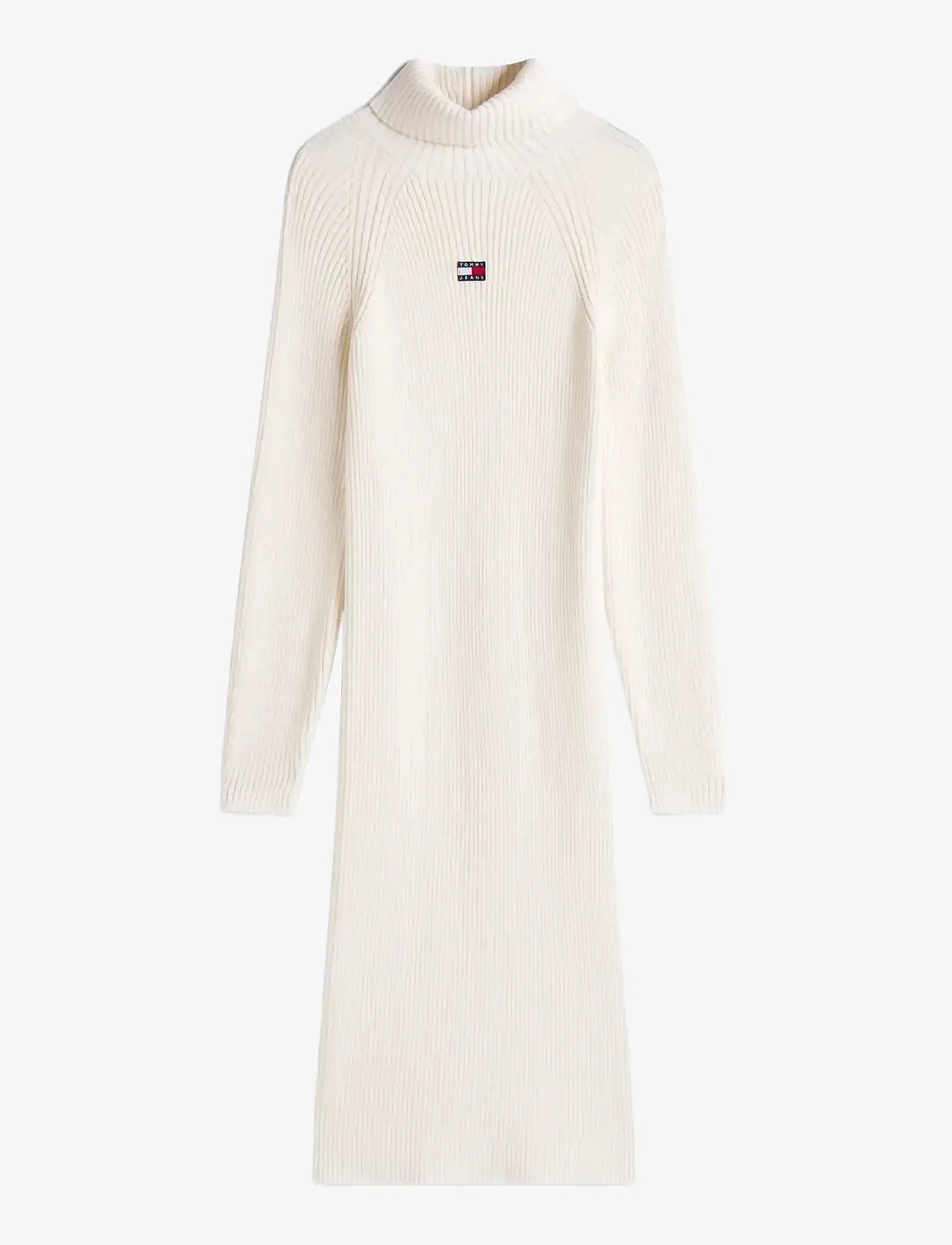 Tommy Jeans - TJW MOCKNECK BADGE SWEATER DRESS - knitted dresses - ancient white - 1