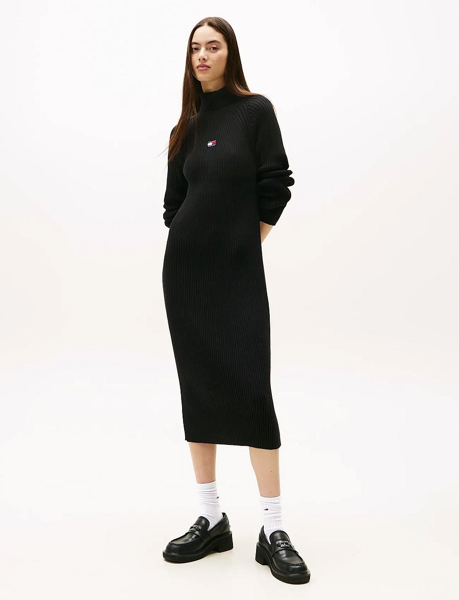Tommy Jeans - TJW MOCKNECK BADGE SWEATER DRESS - strickkleider - black - 0