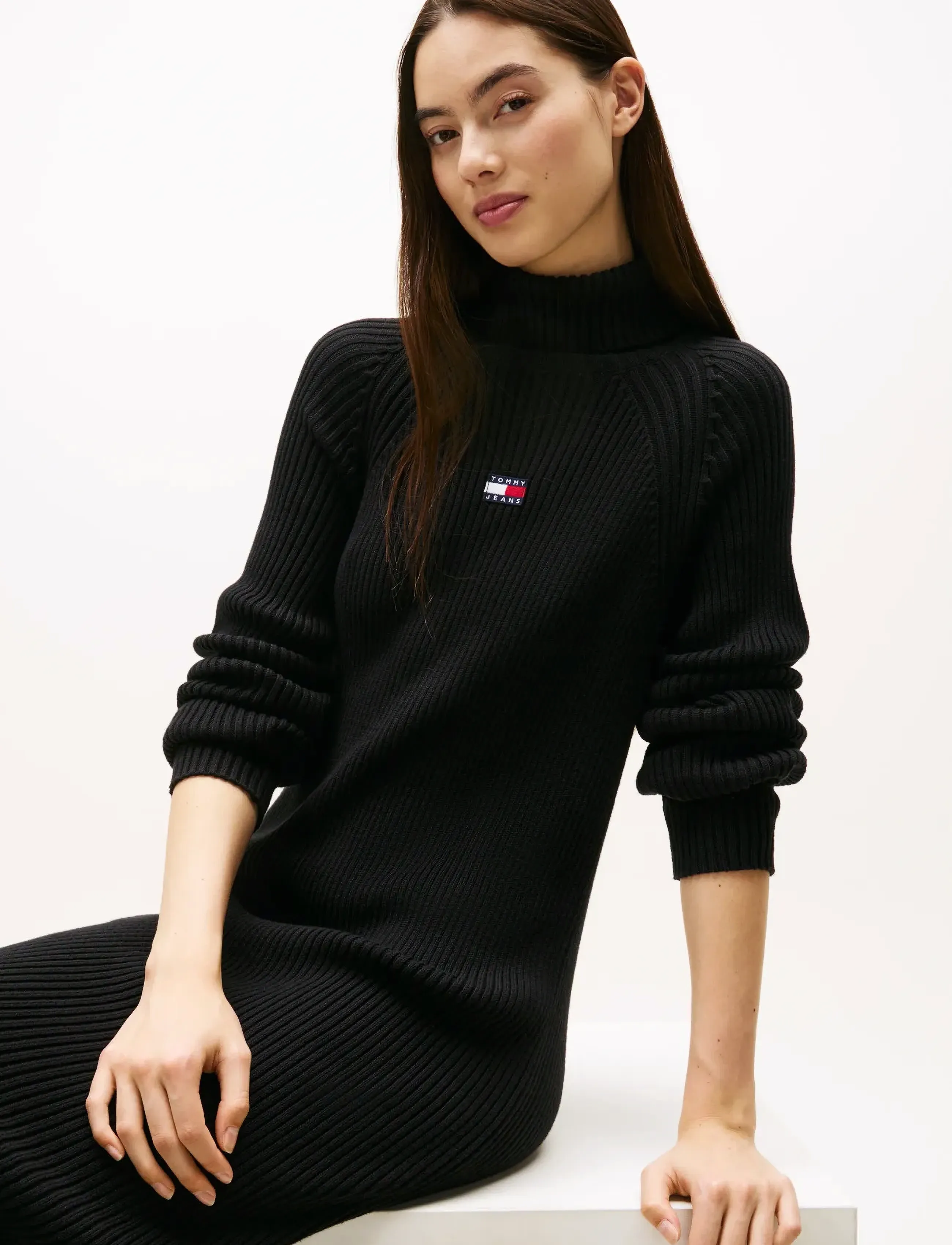TOMMY JEANS Tjw Mockneck Badge Sweater Dress stickade klänningar dam – bild 3