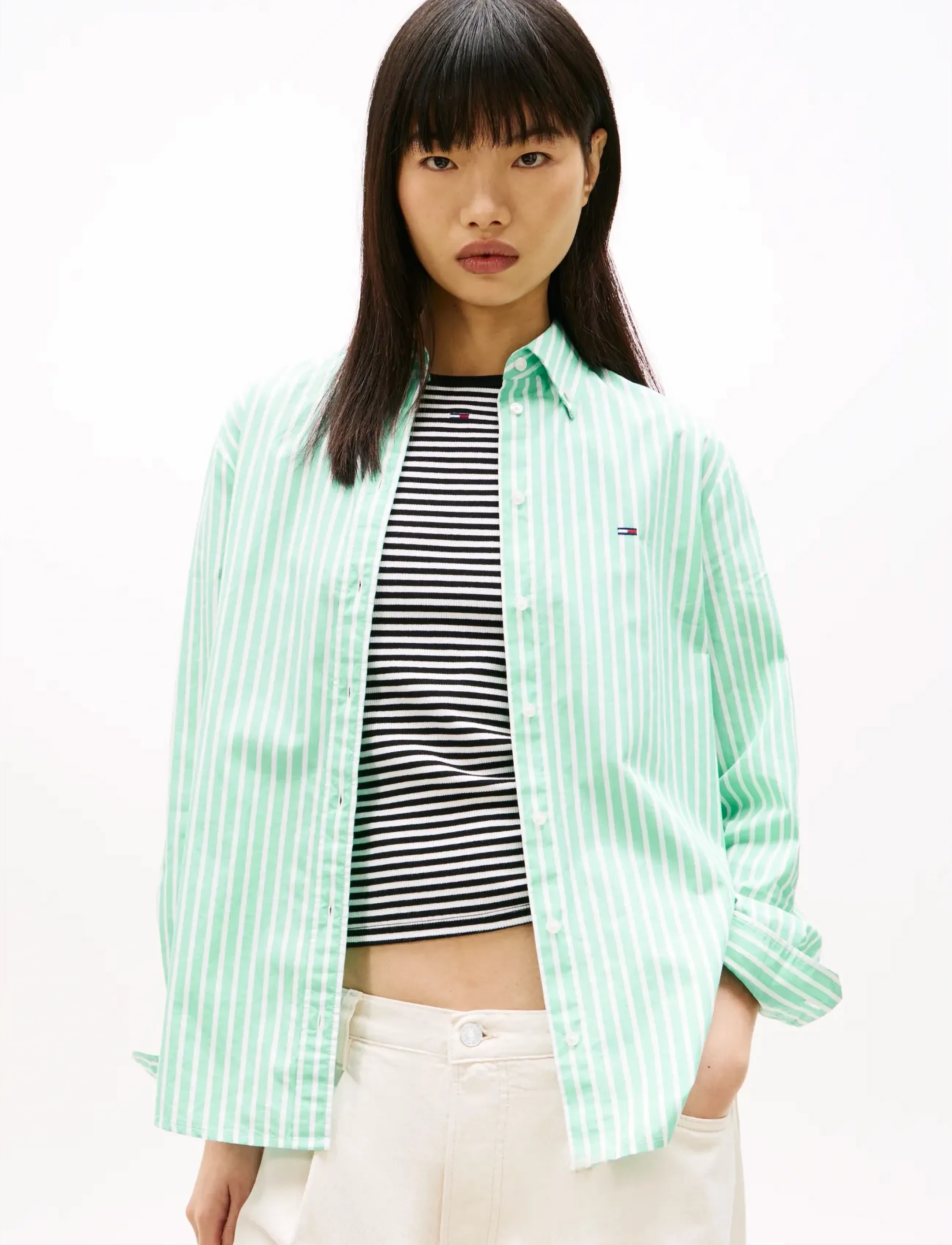 Tommy Jeans TJW REG POPLIN SHIRT EXT - Tøj - TROPICAL TIDE   STRIPE / green