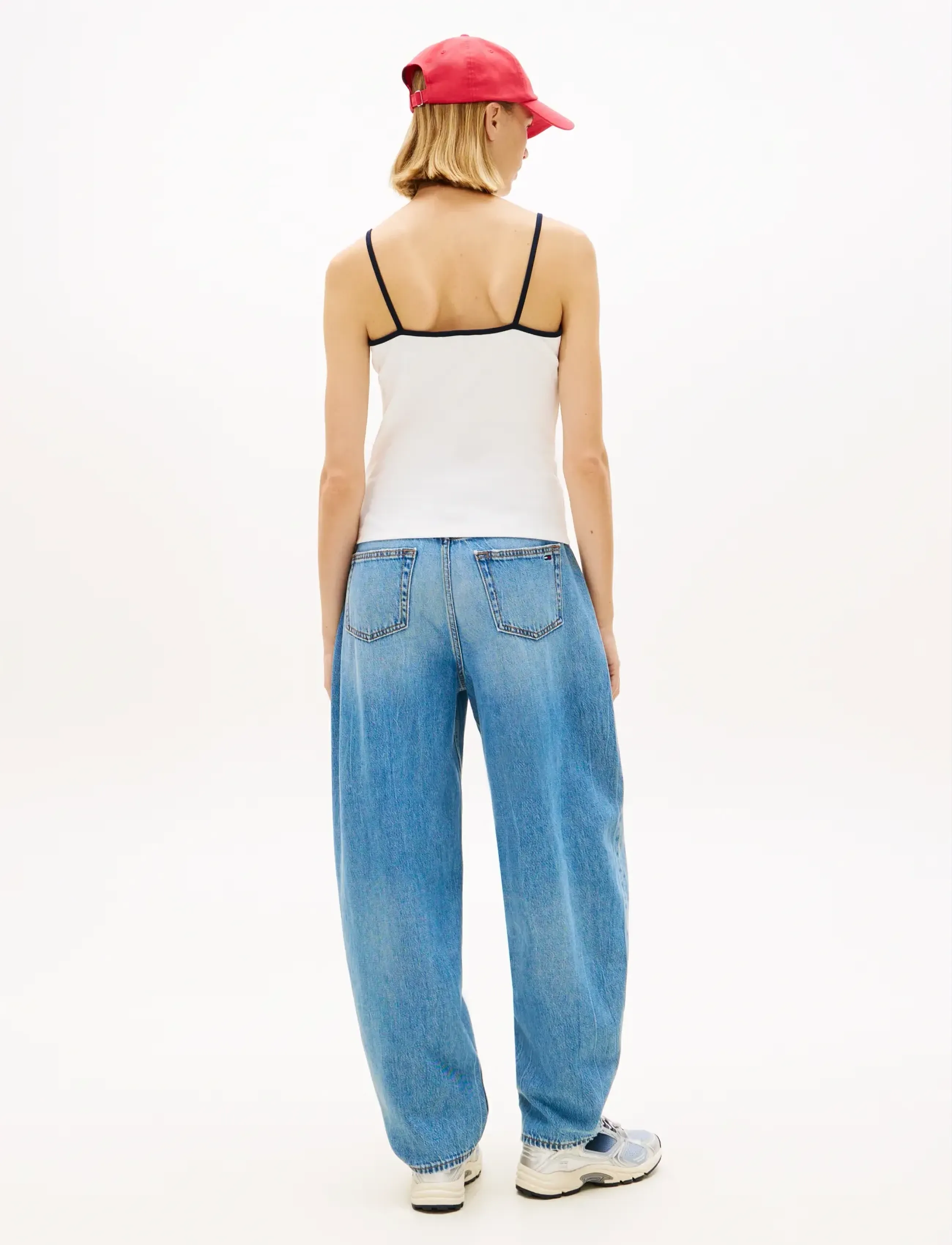 Tommy Jeans - TJW SLIM BADGE STRAPPY TOP - crop tops - ecru - 2