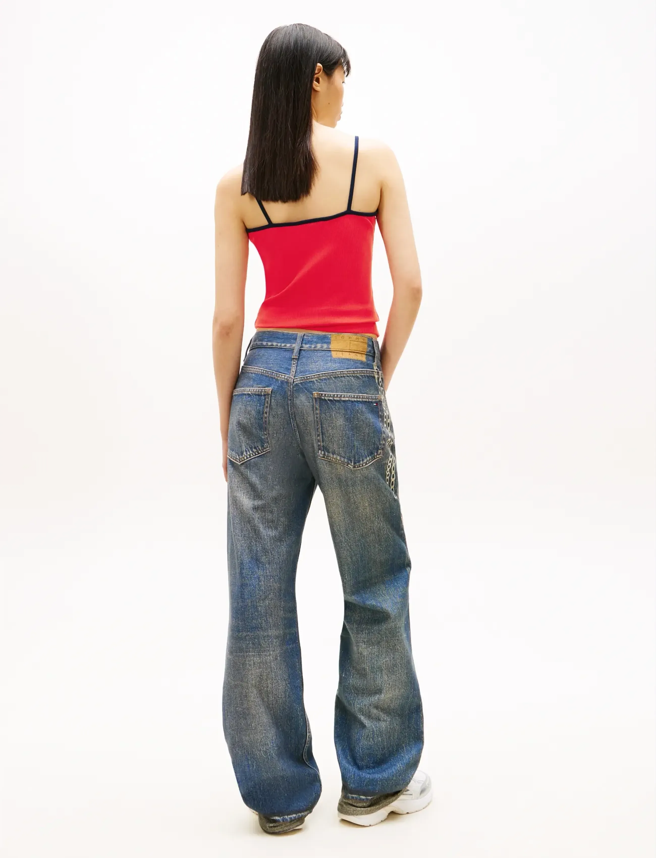 Tommy Jeans - TJW SLIM BADGE STRAPPY TOP - crop tops - red alert - 2