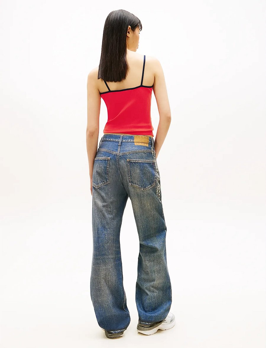 Tommy Jeans - TJW SLIM BADGE STRAPPY TOP - crop tops - red alert - 2