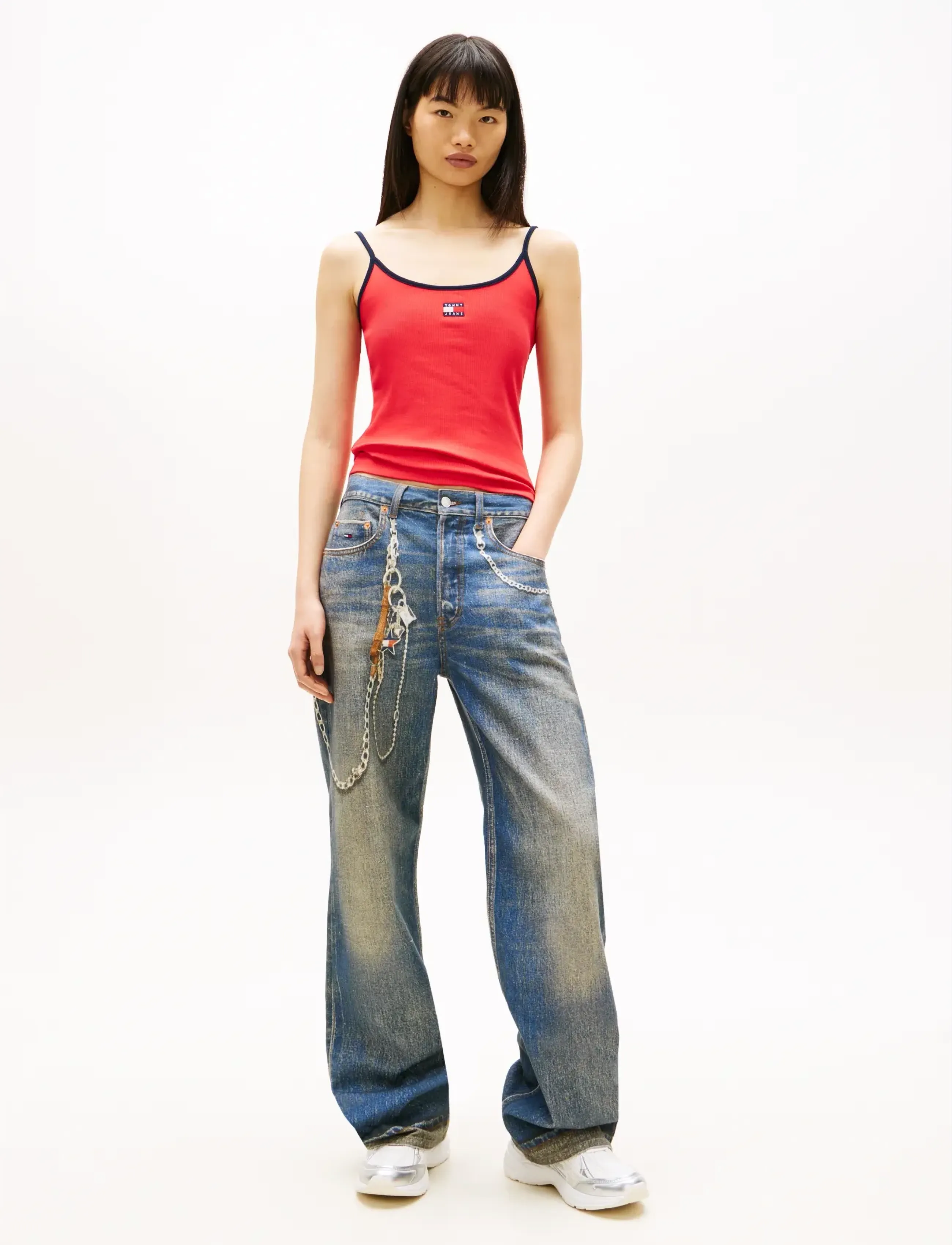 Tommy Jeans - TJW SLIM BADGE STRAPPY TOP - crop tops - red alert - 3