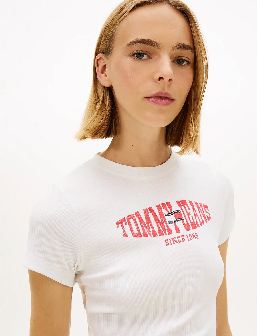 Tommy Jeans - TJW SLIM SH WAVY FLAG SS TEE - t-shirts - ecru - 4