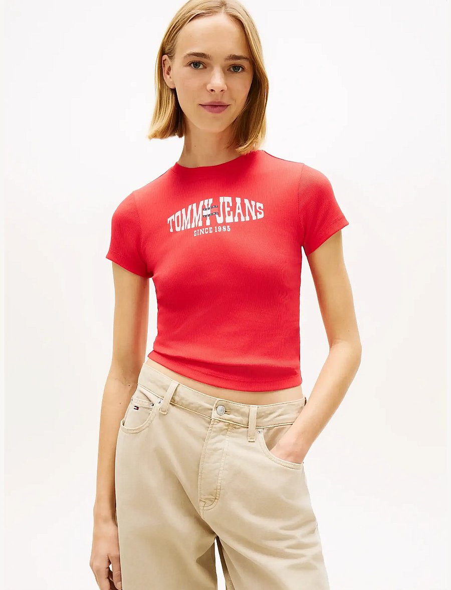 Tommy Jeans - TJW SLIM SH WAVY FLAG SS TEE - t-shirts - red alert - 0