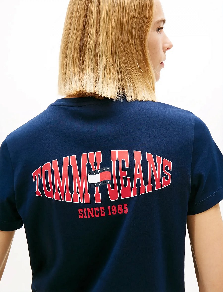 Tommy Jeans - TJW REG WAVY FLAG SS TEE EXT - t-shirts - dark night navy - 4