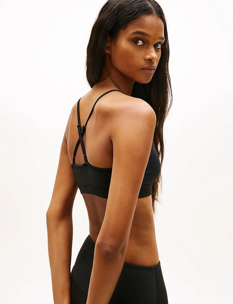 Tommy Jeans - TJW SP CRP SILVER SCRIPT BRA - topi bez piedurknēm - black - 4