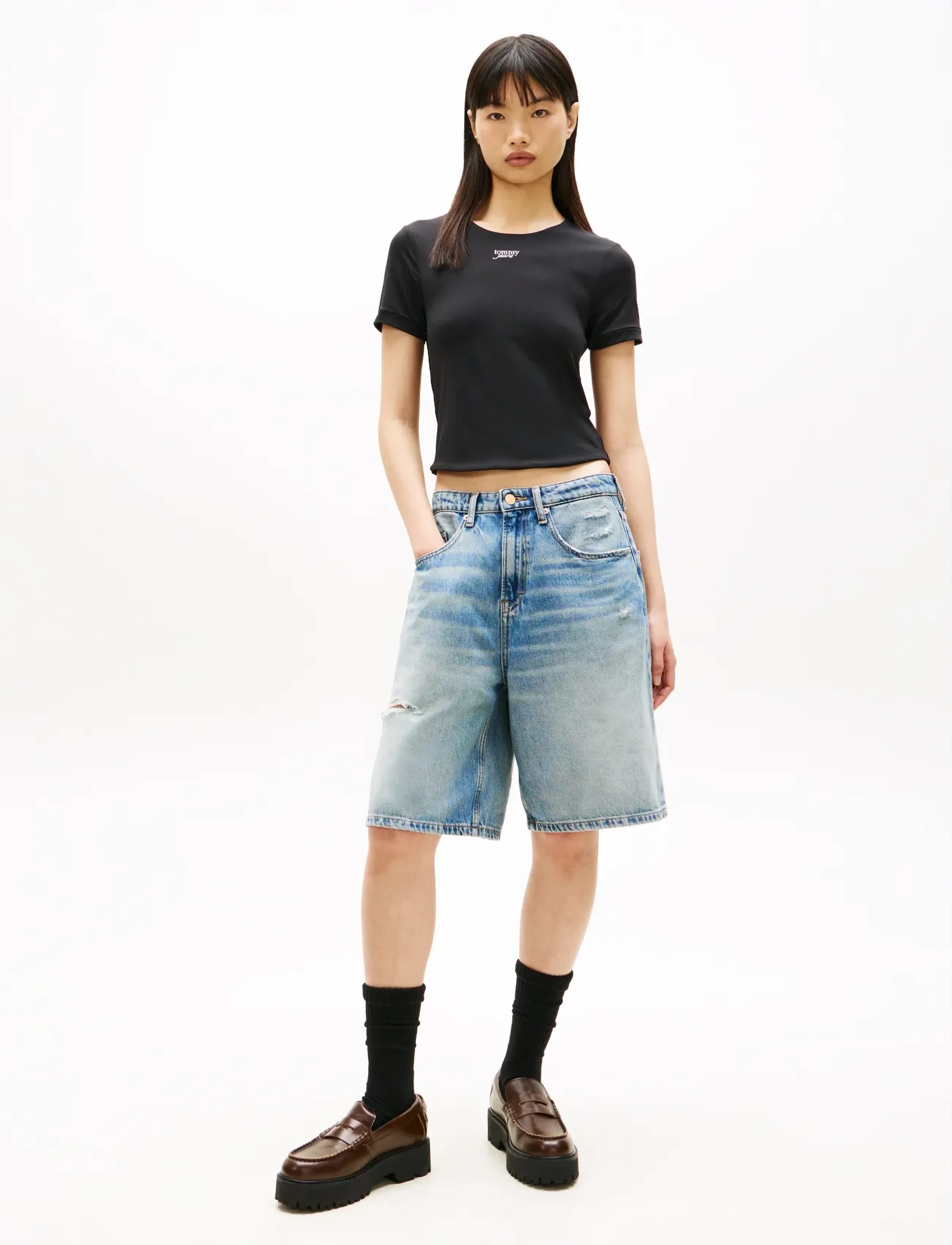 Tommy Jeans - TJW SLIM SH SILVER SCRIPT TEE - crop tops - black - 3
