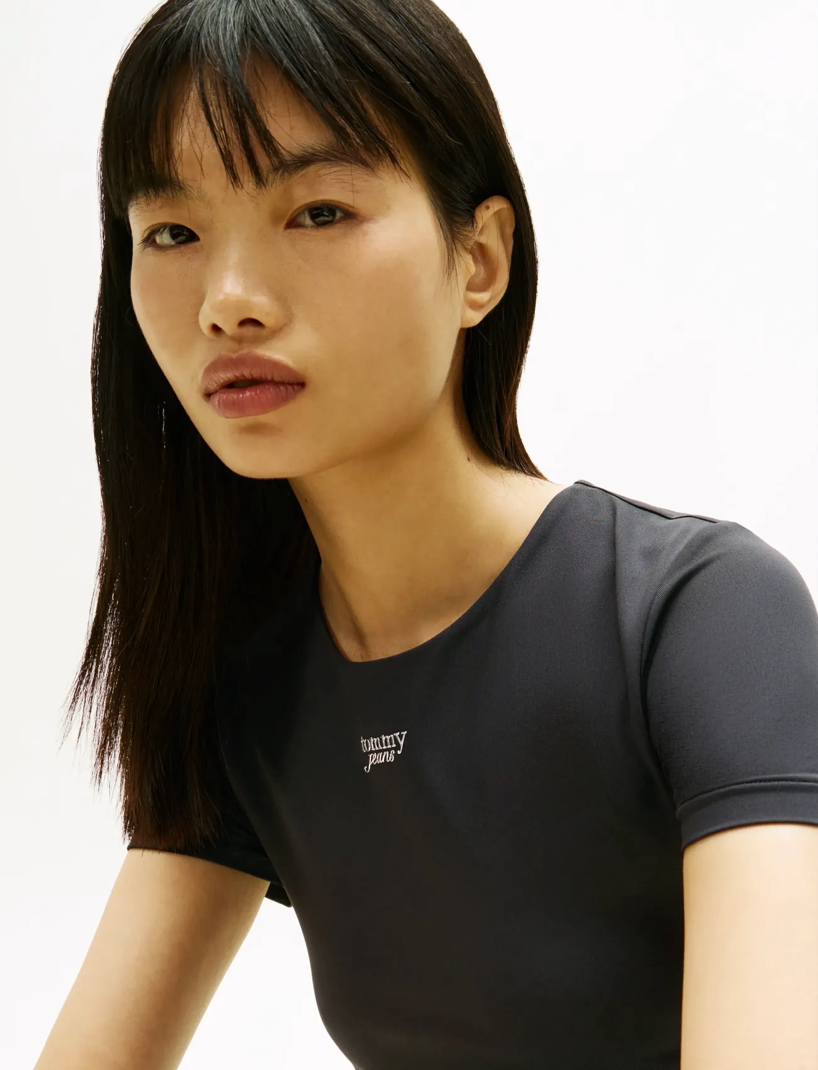 Tommy Jeans - TJW SLIM SH SILVER SCRIPT TEE - crop tops - black - 4