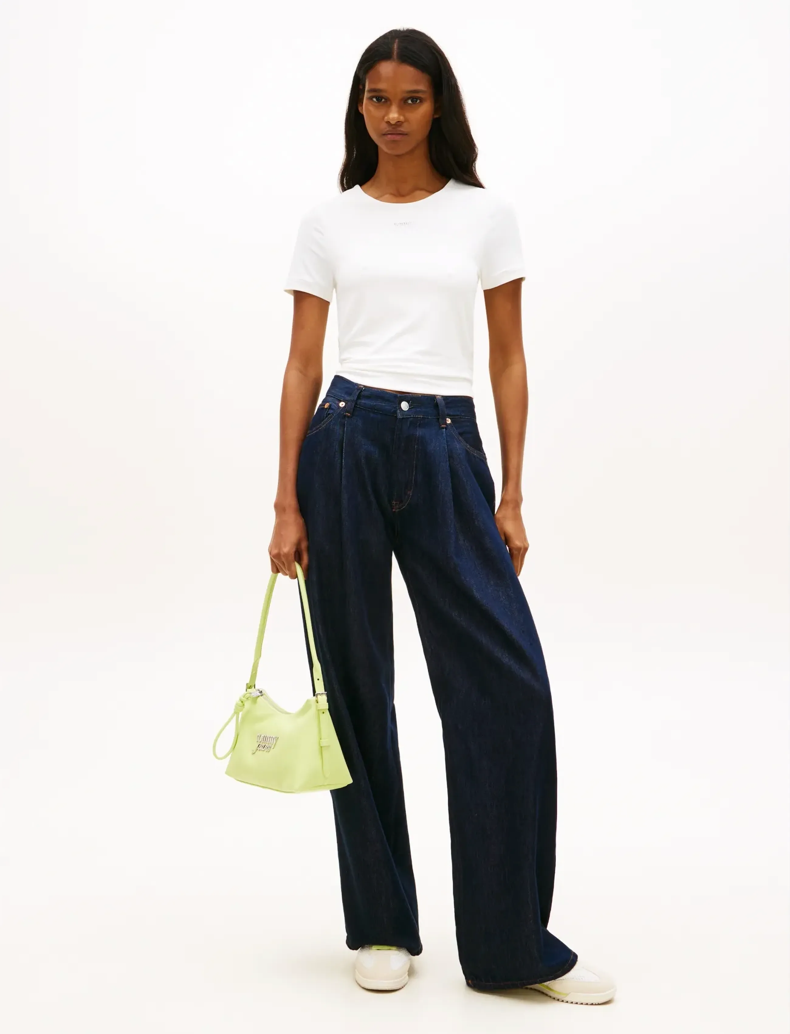 Tommy Jeans - TJW SLIM SH SILVER SCRIPT TEE - crop tops - ecru - 3