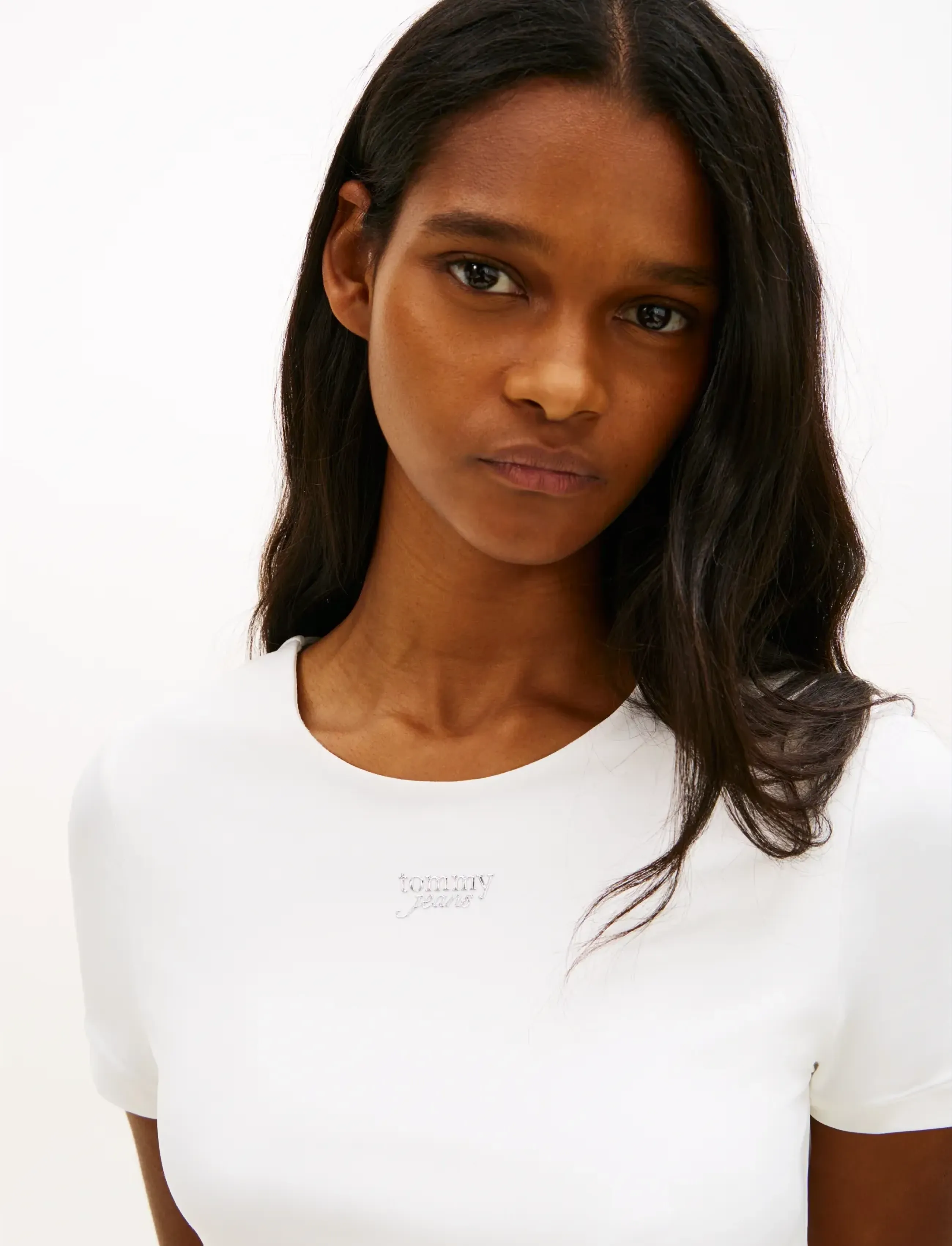 Tommy Jeans - TJW SLIM SH SILVER SCRIPT TEE - crop tops - ecru - 4