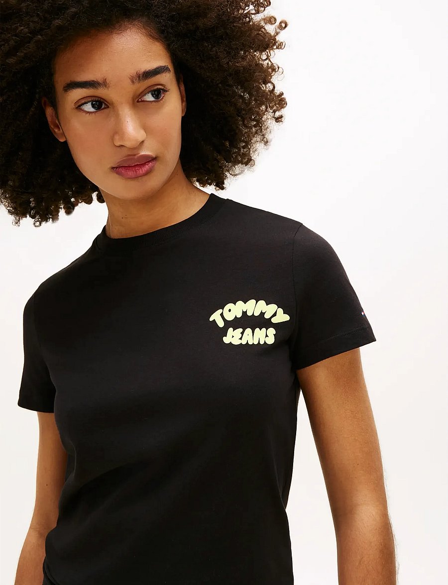 Tommy Jeans - TJW REG TJ BUBBLE SS TEE EXT - t-shirts - black - 4