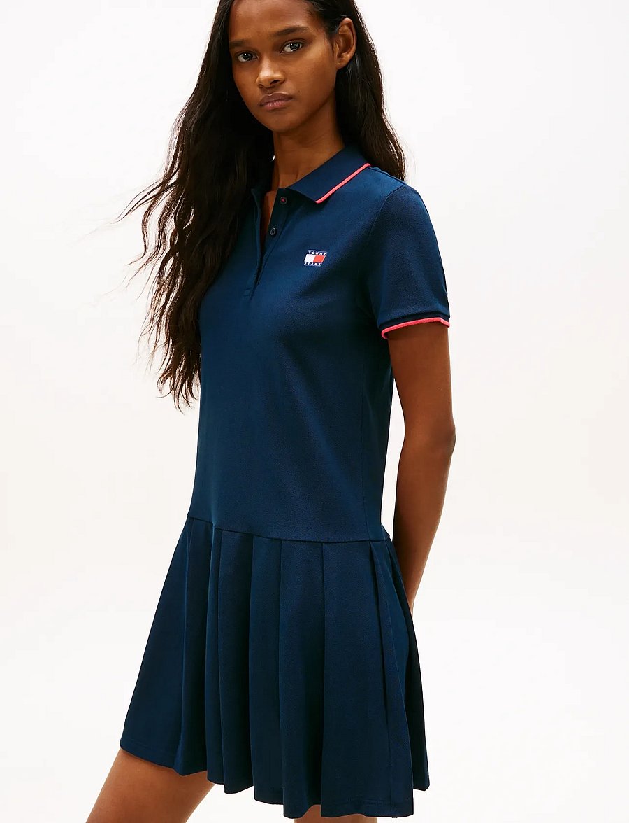 Tommy Jeans - TJW BADGE PLEAT PIQUE DRESS EXT - klänningar & kjolar - dark night navy - 2