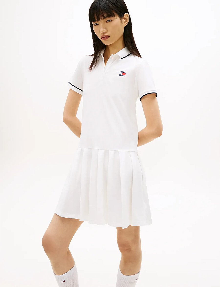 Tommy Jeans - TJW BADGE PLEAT PIQUE DRESS EXT - kleider & röcke - ecru - 2
