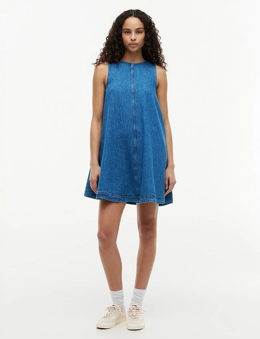Tommy Jeans - TJW A-LINE CHAMBRAY DRESS EXT - denimkjoler - denim medium - 0