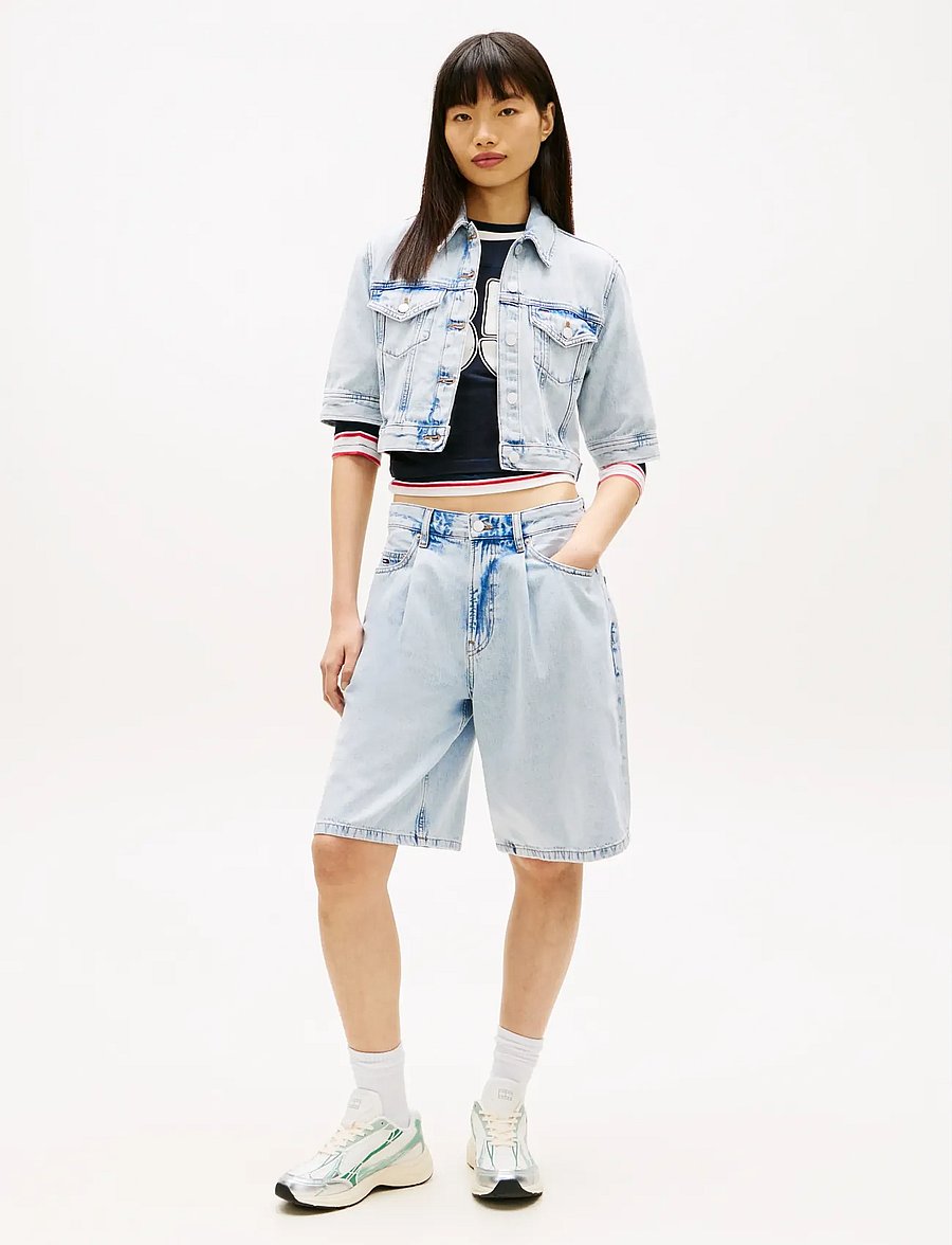 Tommy Jeans - CROPPED TRUCKER BJ6014 - vårjakker - denim light - 3