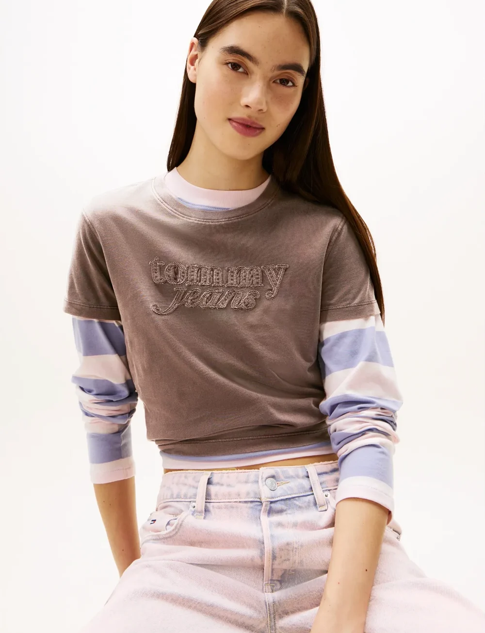 Tommy Jeans - TJW REG GMD SCRIPT TEE - t-shirts - black walnut - 4