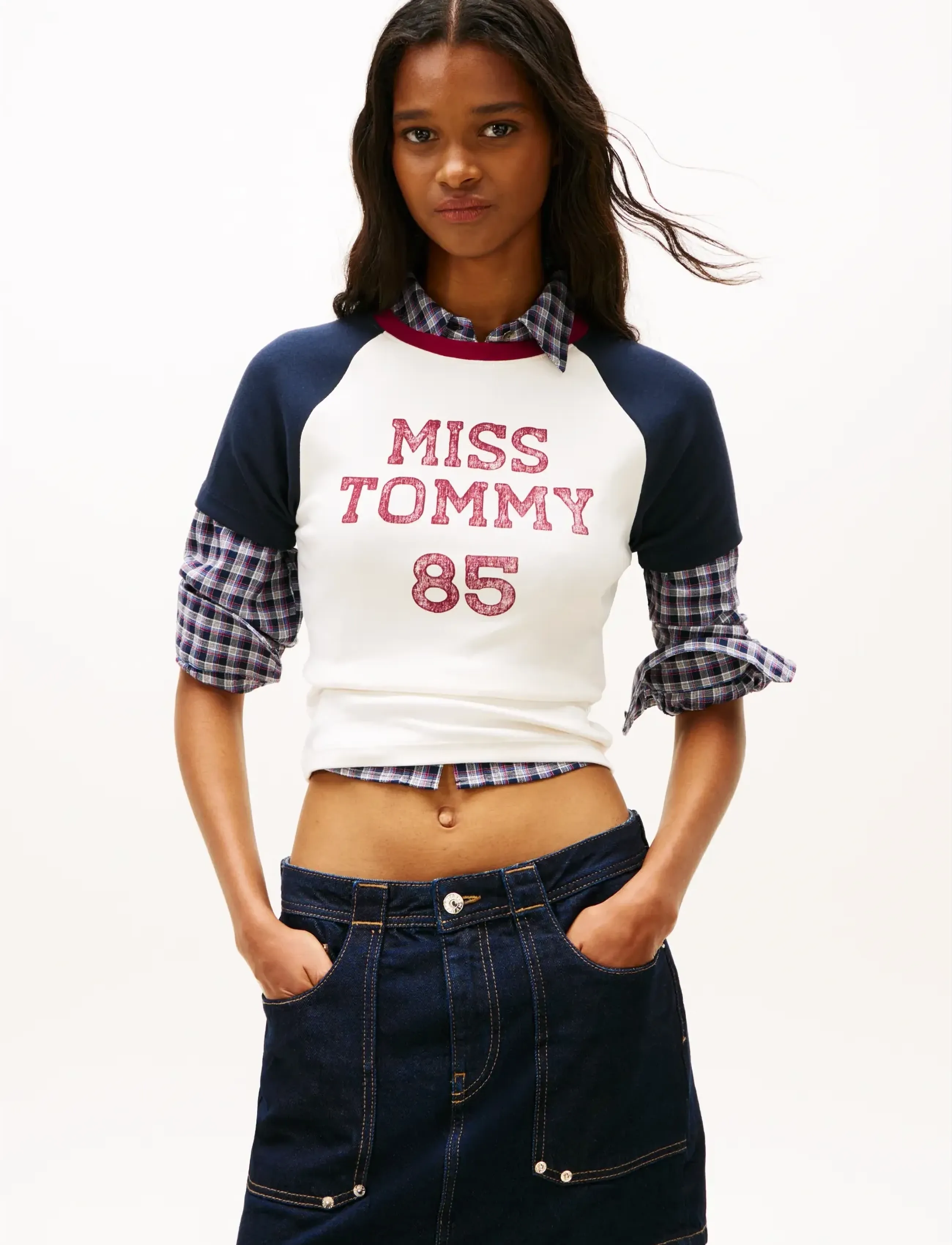 Tommy Jeans TJW SLIM SH MISS TOMMY SS TEE - T-shirts & Toppe - ANCIENT WHITE / navy