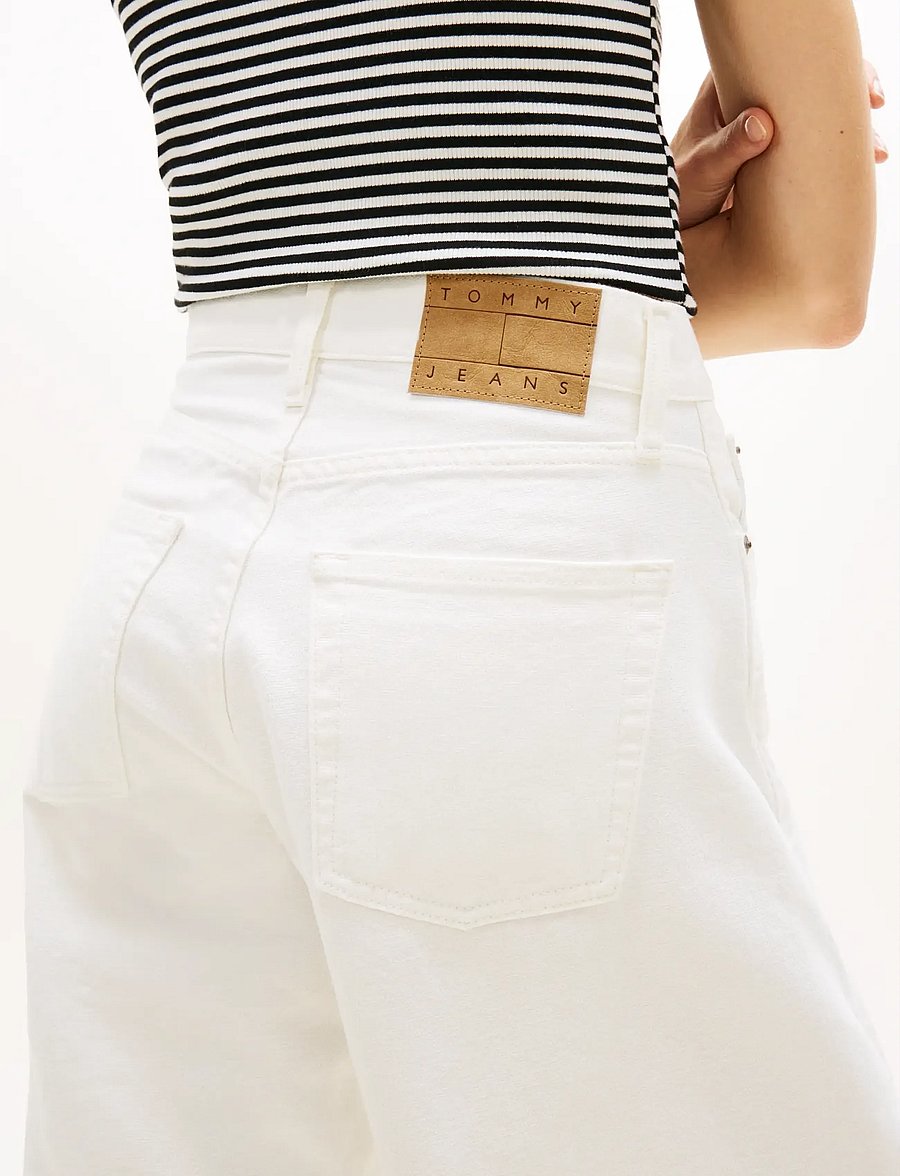 Tommy Jeans - ELLA MID BARREL CBF FLG BJ6099 - barrel lõikega teksad - denim white - 4