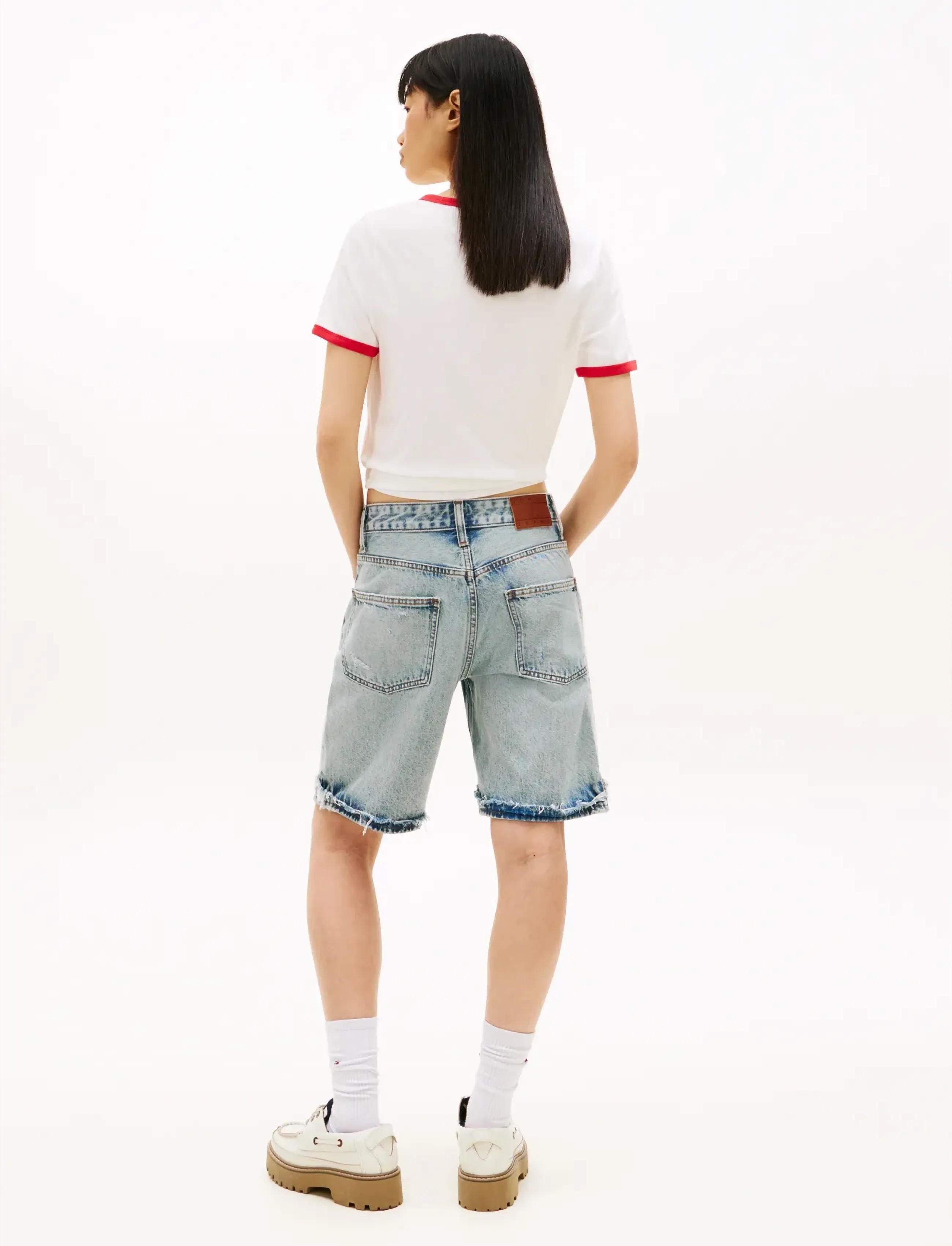 Tommy Jeans - MIA RLXD BERMUDA BJ8015 - jorts - denim light - 2