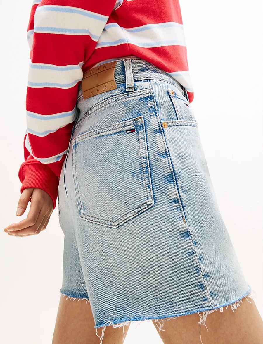 Tommy Jeans - MOM SHORT BJ8115 - lühikesed teksapüksid - denim light - 4
