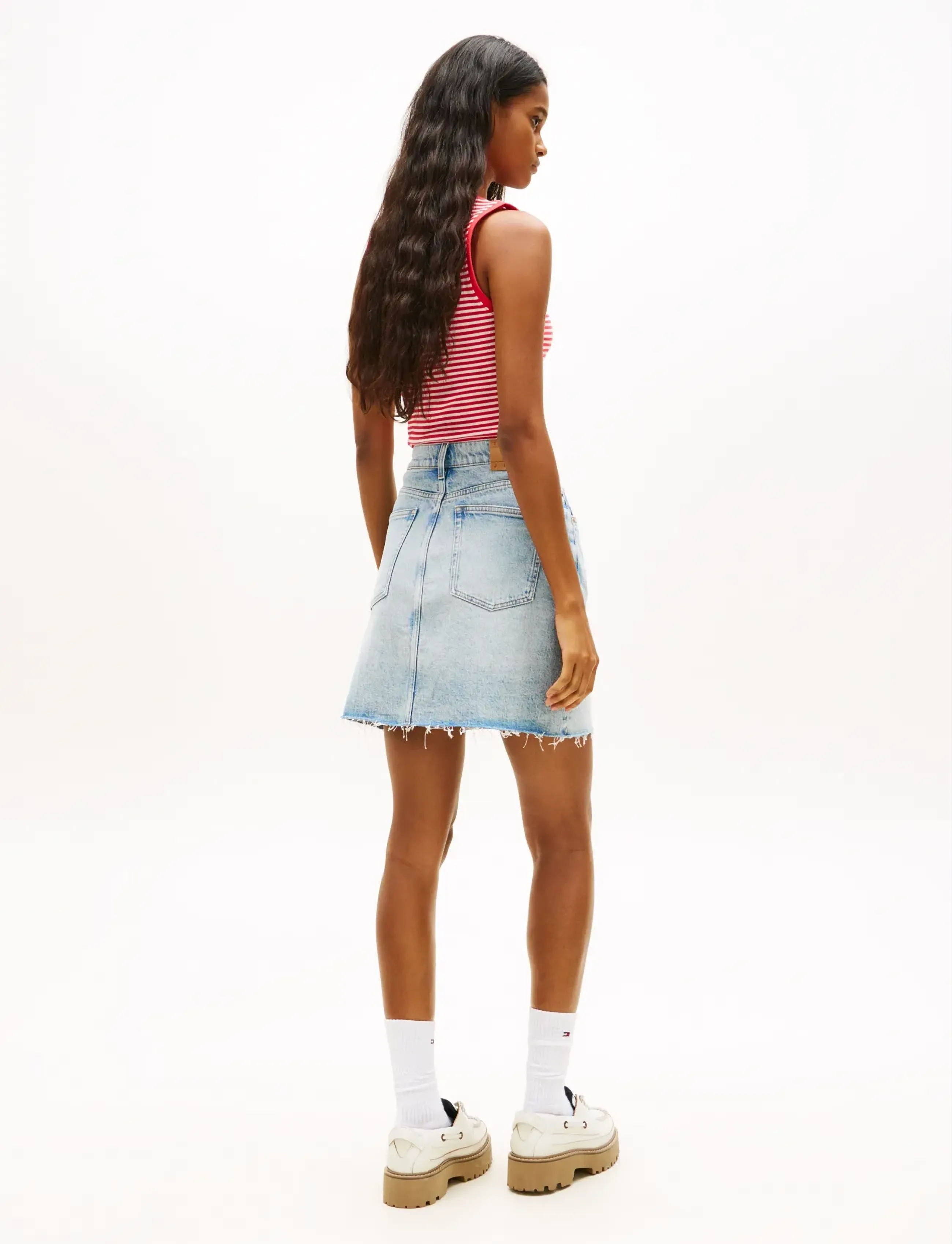 Tommy Jeans - MOM UH SKIRT BJ8115 - denimnederdele - denim light - 2