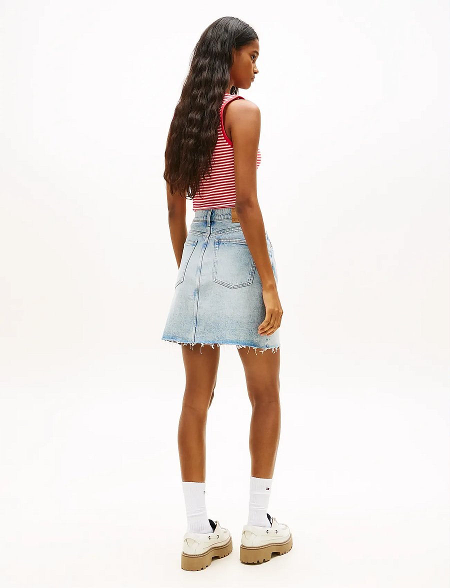 Tommy Jeans - MOM UH SKIRT BJ8115 - denimnederdele - denim light - 2