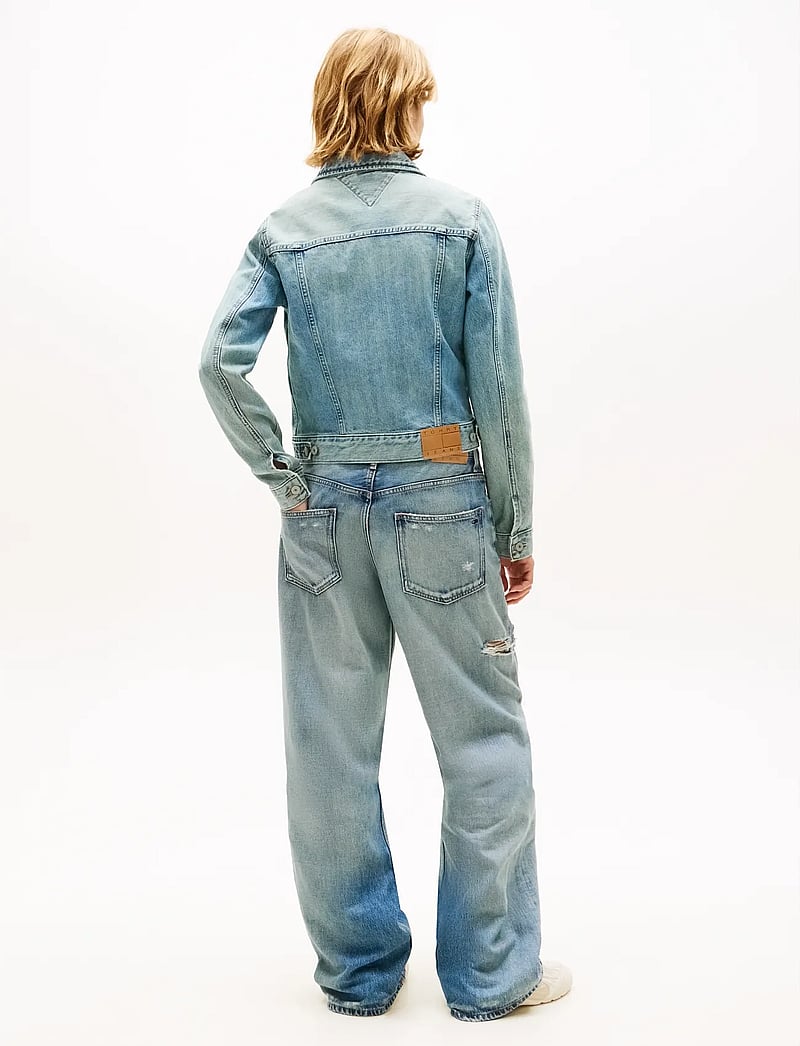 Tommy Jeans - CLASSIC TRUCKER EXT BJ8012 - kevadjoped - denim light - 2
