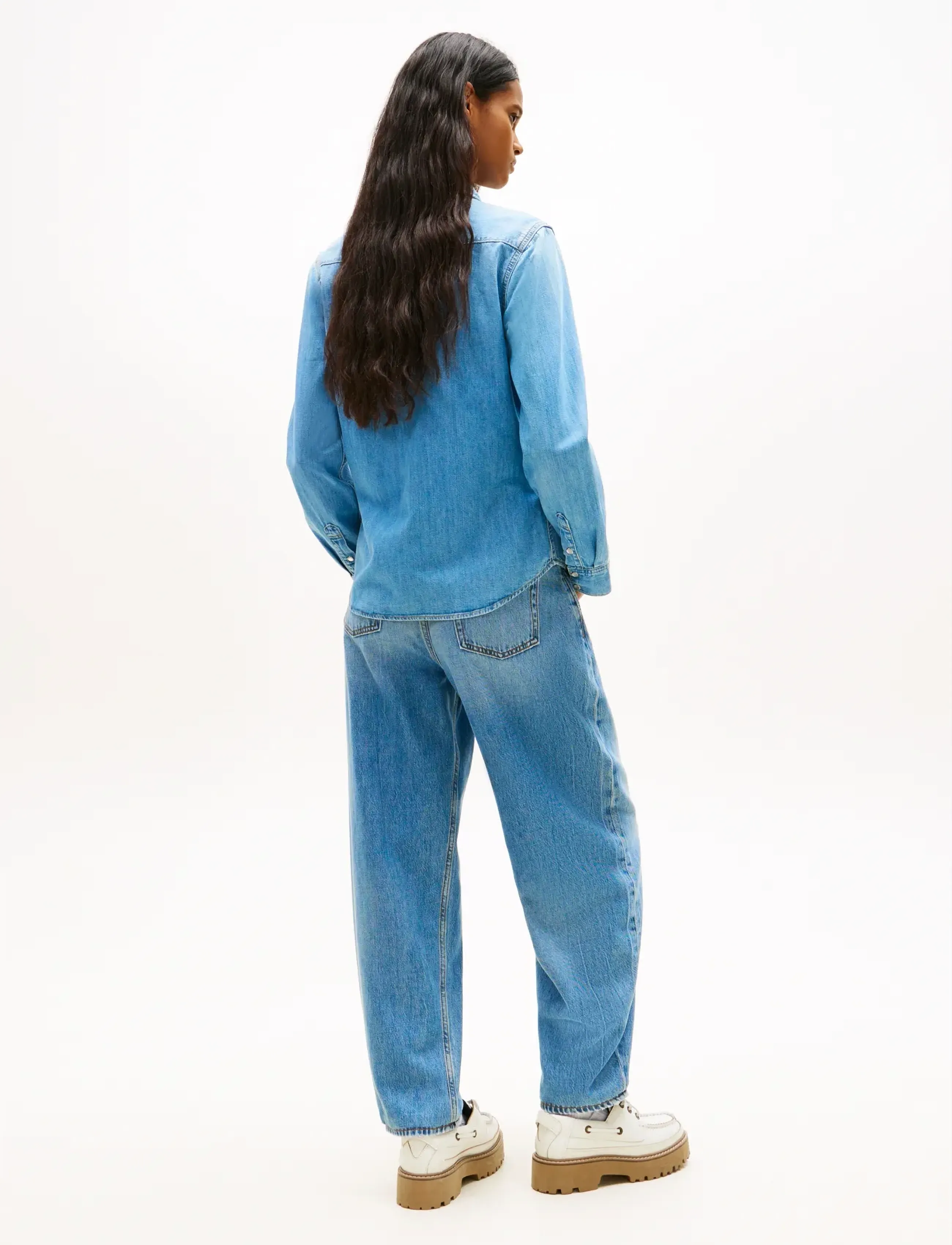 Tommy Jeans - REG WSTRN DENIM SHIRT EXT BJ8018 - denimskjorter - denim light - 2