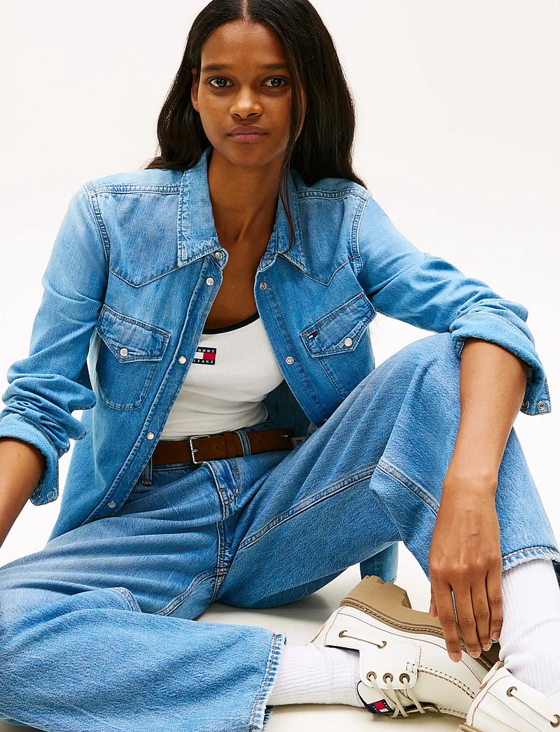 Tommy Jeans - REG WSTRN DENIM SHIRT EXT BJ8018 - teksasärgid - denim light - 4