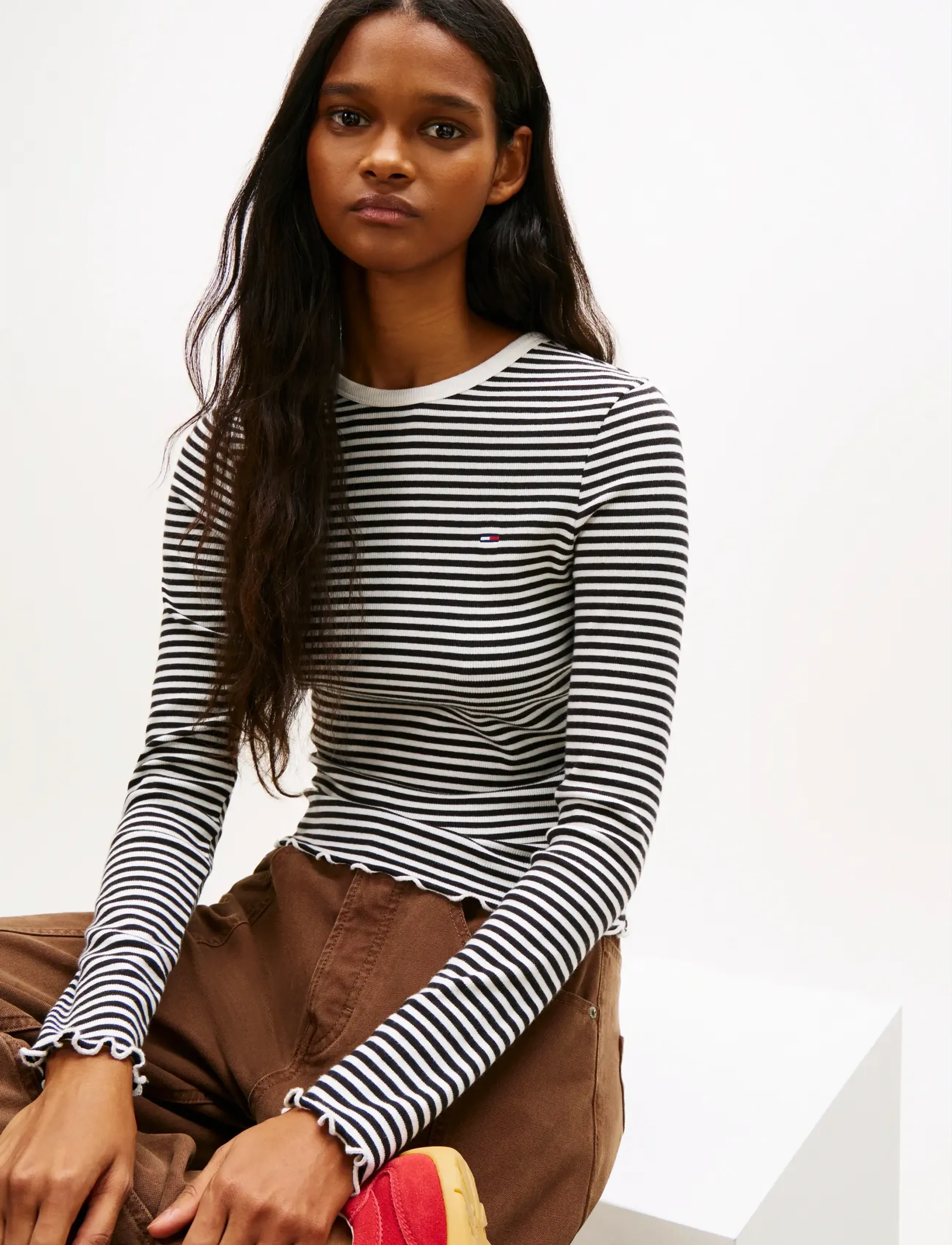 Tommy Jeans - TJW SLIM SH LETTUCE EDGE RIB LS - crop tops - black   ecru stripe - 4