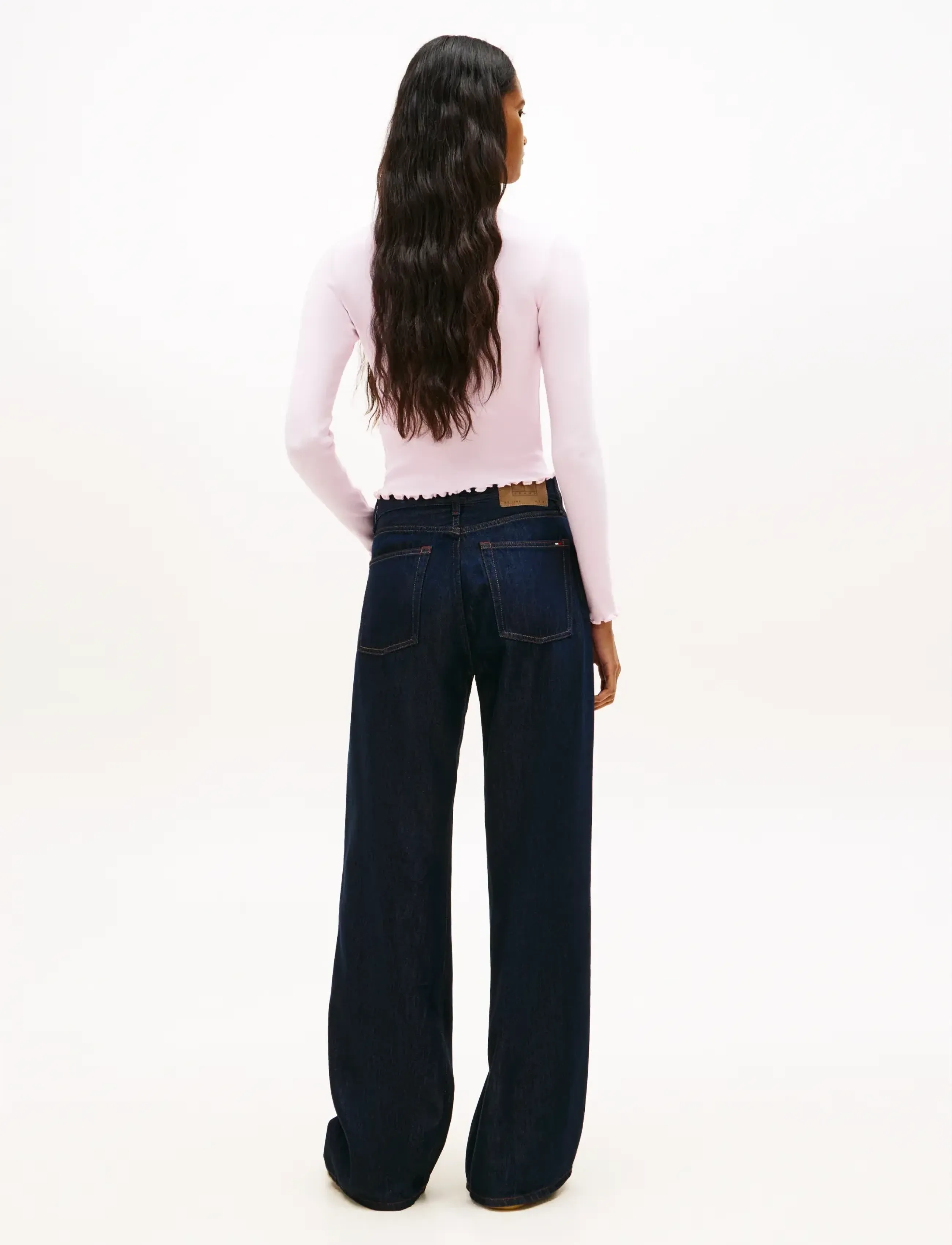 Tommy Jeans - TJW SLIM SH LETTUCE EDGE RIB LS - crop tops - pearly pink - 2