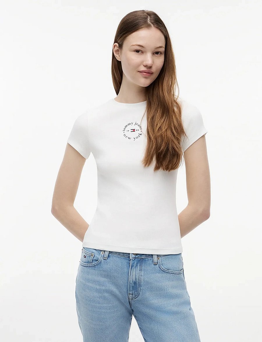 Tommy Jeans - TJW SLIM ESS LOGO2 RIB TEE EXT - t-shirts - ecru - 0