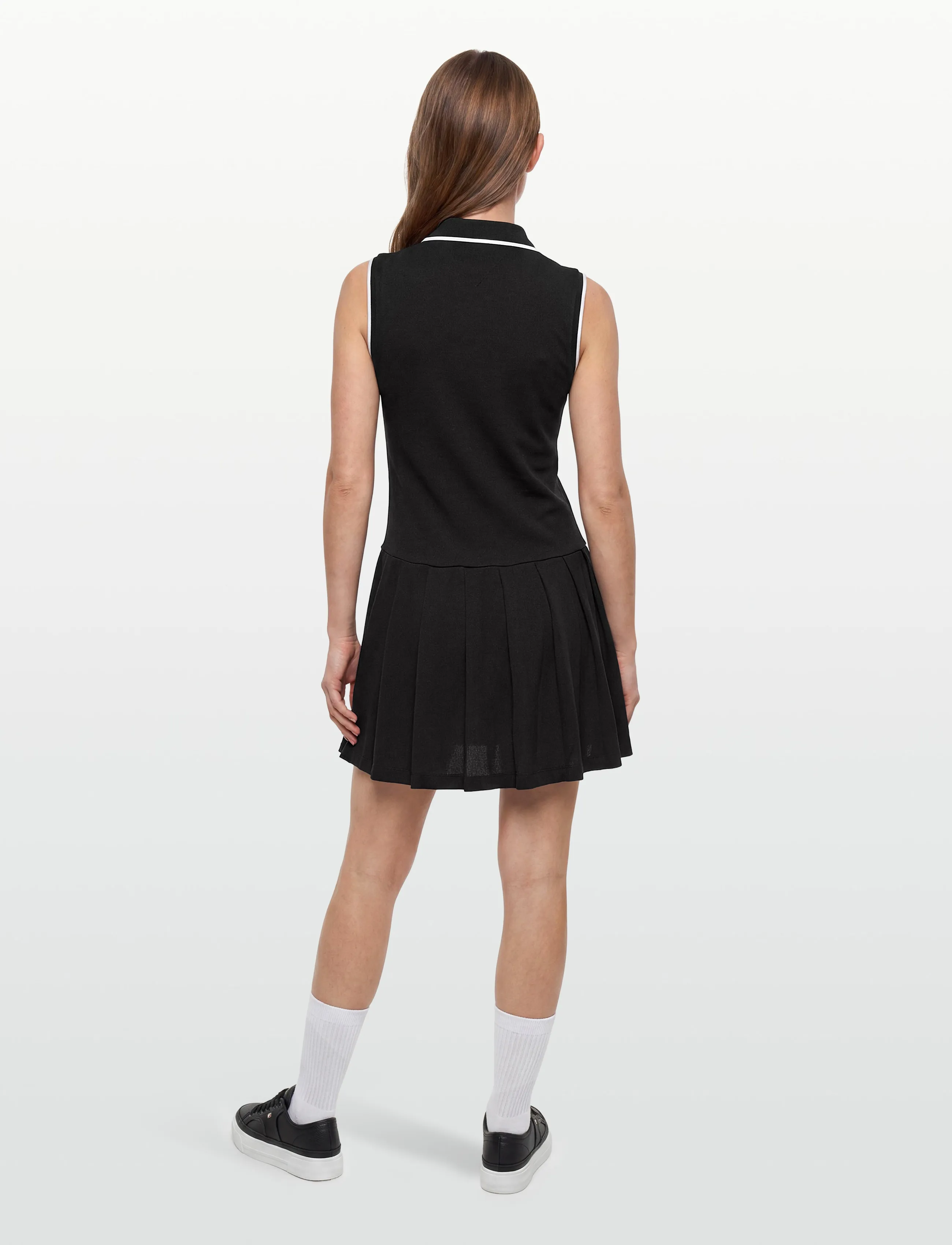 Tommy Jeans - TJW BADGE PLEATED SL PIQUE DRESS - summer dresses - black - 4