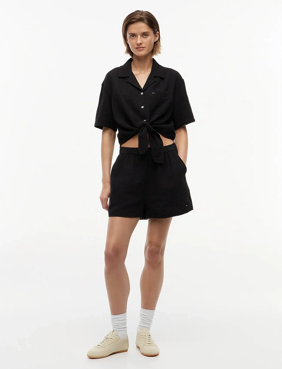 Tommy Jeans - TJW TEXTURED TIE FRONT SS SHIRT - lühikeste varrukatega särgid - black - 4