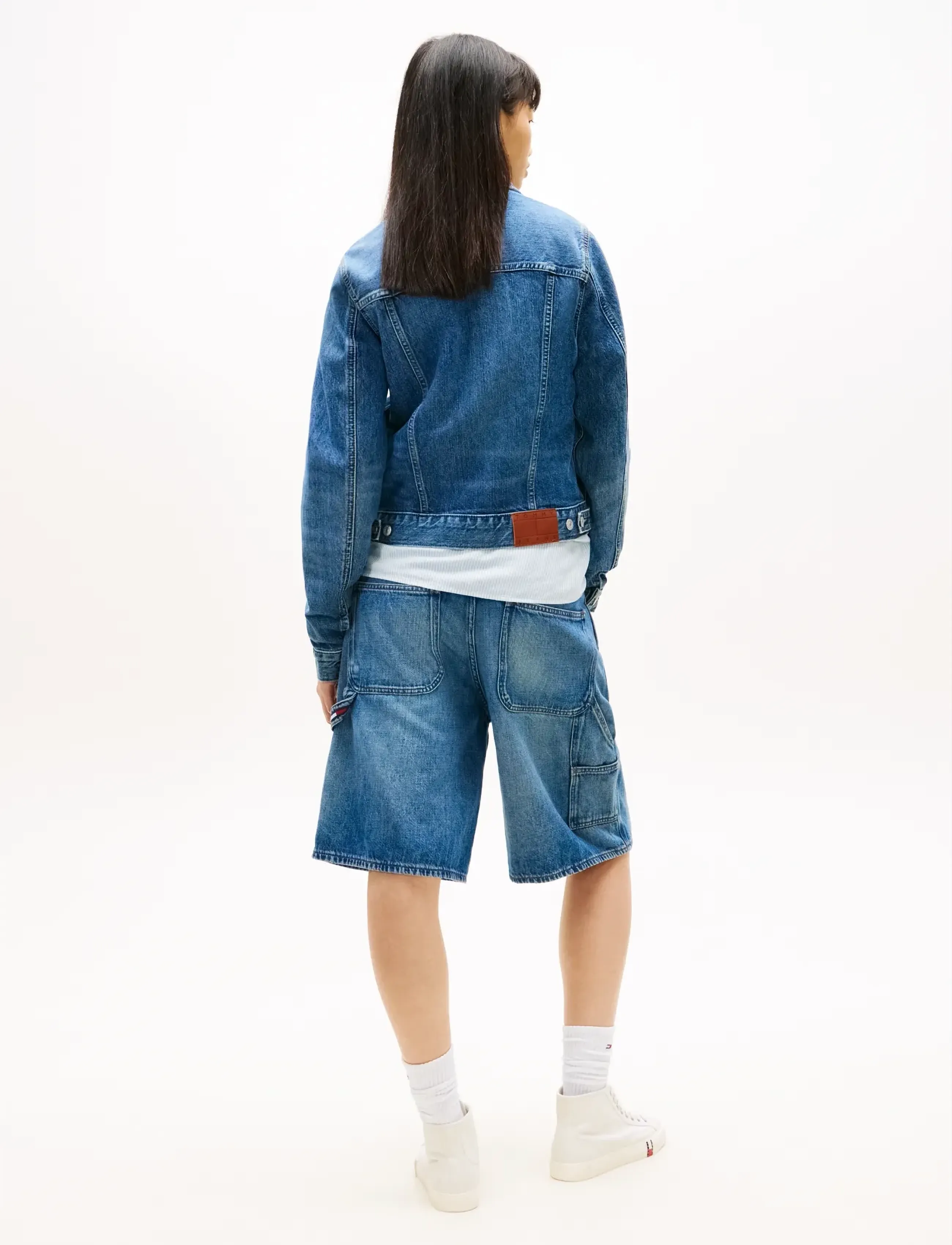 Tommy Jeans - CLASSIC TRUCKER EXT BJ8038 - spring jackets - denim medium - 2